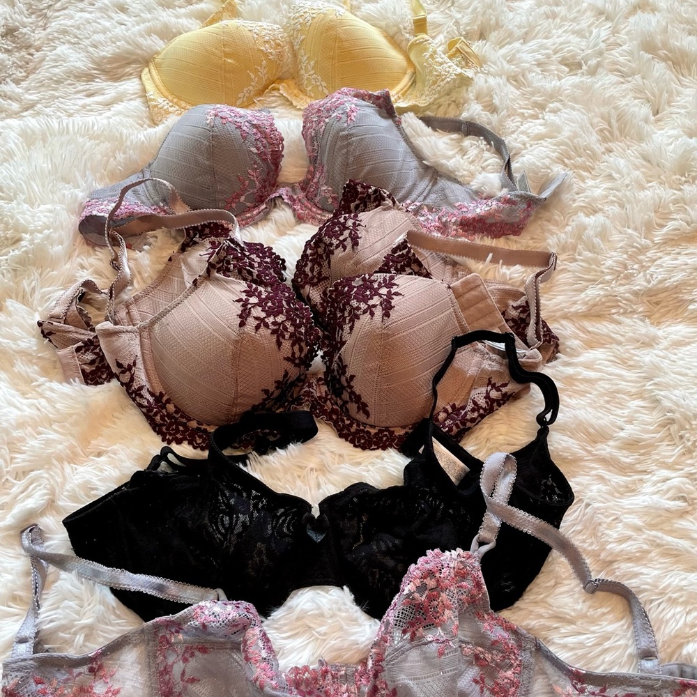 Wacoal 32DD bra bundle